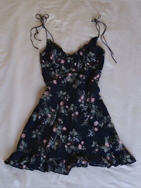 Like New Reformation Esther Mini Black Rose and Lady Bug Dress Tie Straps Size 0